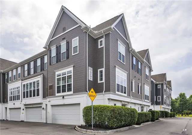 Photo 1 of Sale Pending at 325 Parade St, Cranberry Twp, PA 16066 | MLS# 1773495 | Listing updated on 2026-10-13