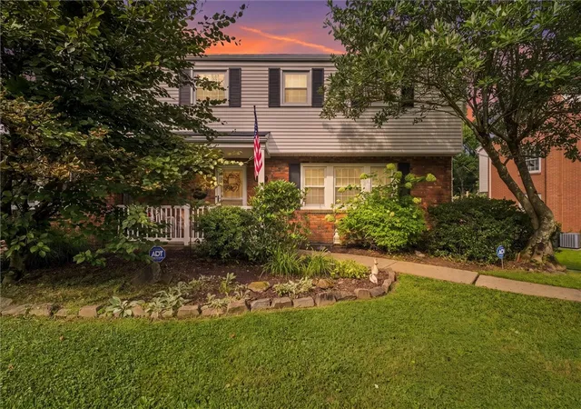 Photo 2 of Single family home for sale at 142 Kelvington Dr, Monroeville, PA 15146 | MLS# 1773505 | Listing updated on 2026-10-03