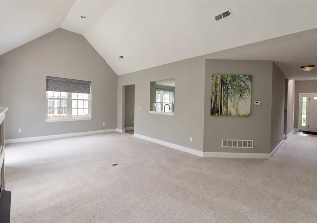 Photo 4 of Condo for sale at 121 Spring Blossom Cir, Chippewa Twp, PA 15010 | MLS# 1772805 | Listing updated on 2026-09-14
