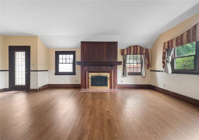 Photo 4 of Single family home for sale at 8284 Peebles Rd, Mc Candless, PA 15237 | MLS# 1773469 | Listing updated on 2026-09-15