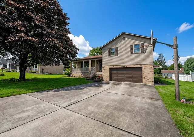 Single family home for sale at 105 Laurlis Ln, Richland School District, PA 15904 | MLS# 1773467