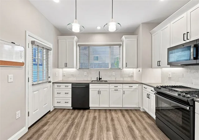 Photo 3 of Single family home for sale at 3928 Mintwood St, Lawrenceville, PA 15224 | MLS# 1773321 | Listing updated on 2026-09-08
