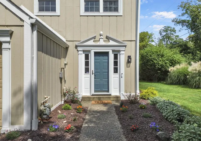 Photo 1 of Townhouse for sale at 70 New London, Oakmont, PA 15139 | MLS# 1773557 | Listing updated on 2026-10-04