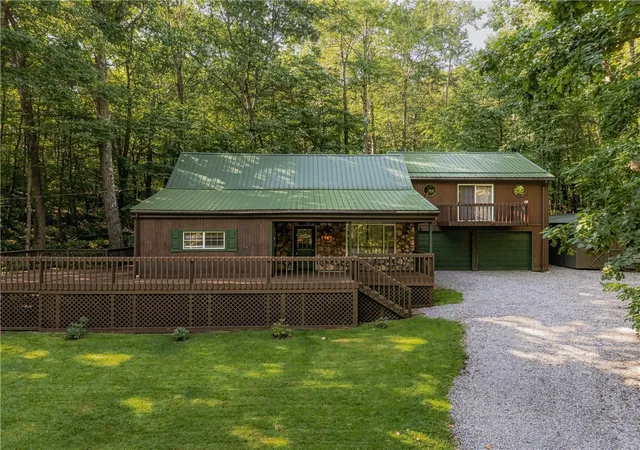 Photo 1 of Single family home for sale at 429 Pocono Dr, Jenner Twp, PA 15531 | MLS# 1772855 | Listing updated on 2026-09-14