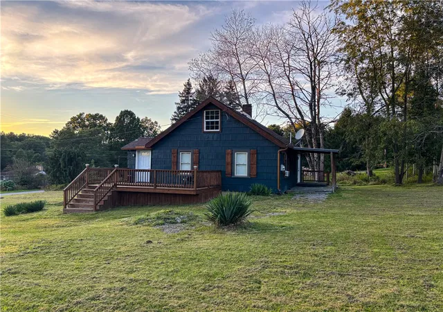 Photo 4 of Single family home for sale at 1585 Maple Dr, Hermitage, PA 16148 | MLS# 1773563 | Listing updated on 2026-09-12