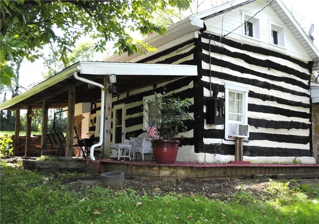 Photo 1 of Single family home for sale at 841 Pizza Barn Rd, Derry Twp, PA 15717 | MLS# 1773562 | Listing updated on 2026-09-11