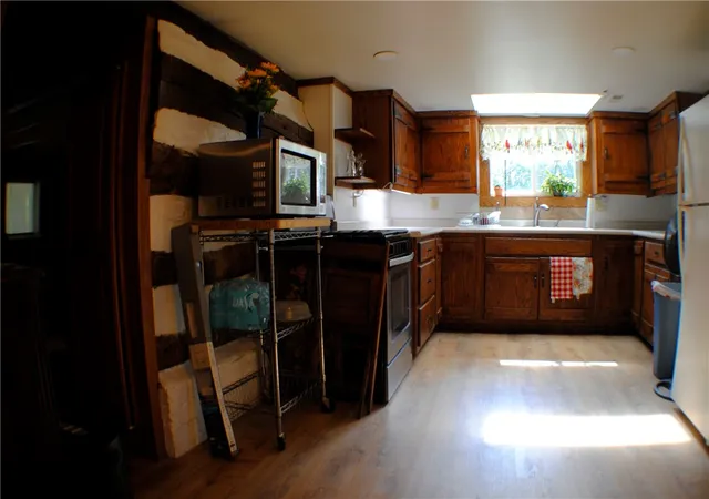 Photo 3 of Single family home for sale at 841 Pizza Barn Rd, Derry Twp, PA 15717 | MLS# 1773562 | Listing updated on 2026-09-11
