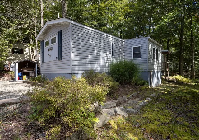 Photo 2 of Manufactured home for sale at 340 Fern Crk Park #340, Seven Springs Resort, PA 15622 | MLS# 1773583 | Listing updated on 2026-09-09