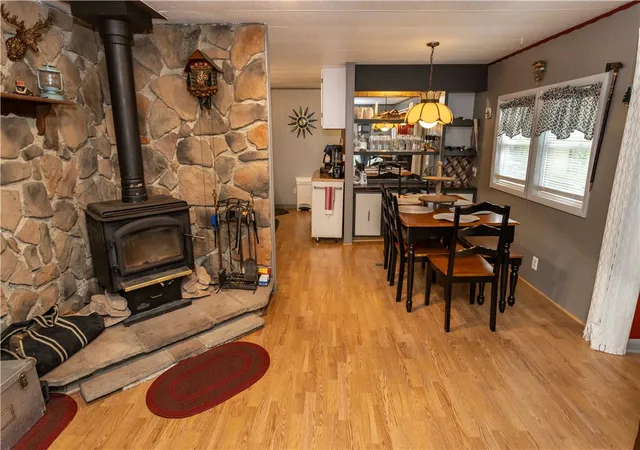Photo 3 of Manufactured home for sale at 340 Fern Crk Park #340, Seven Springs Resort, PA 15622 | MLS# 1773583 | Listing updated on 2026-09-09