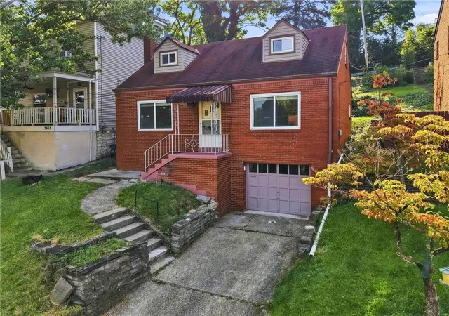 Photo 3 of Single family home for sale at 2467 Woodward Ave, Brookline, PA 15226 | MLS# 1773579 | Listing updated on 2026-09-09