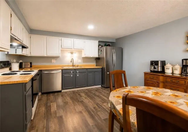 Photo 4 of Townhouse for sale at 323 Joan Of Arc Ct, Jefferson Hills, PA 15025 | MLS# 1773599 | Listing updated on 2026-09-12