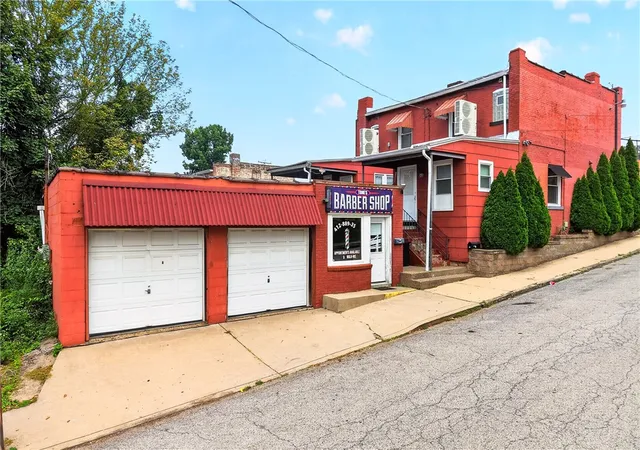 Photo 2 of Multi family home for sale at 501 Glenwood Ave, Ambridge, PA 15003 | MLS# 1773587 | Listing updated on 2026-09-09