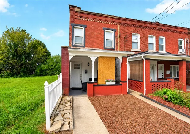 Listing Photo 5 - Condo for sale in building located at 501 Glenwood Ave, Ambridge, PA 15003
