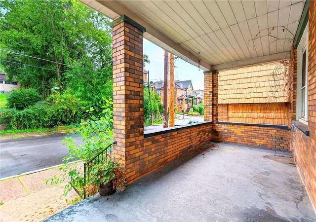Photo 2 of Single family home for sale at 609 Pine St, Ambridge, PA 15003 | MLS# 1773606 | Listing updated on 2026-09-09