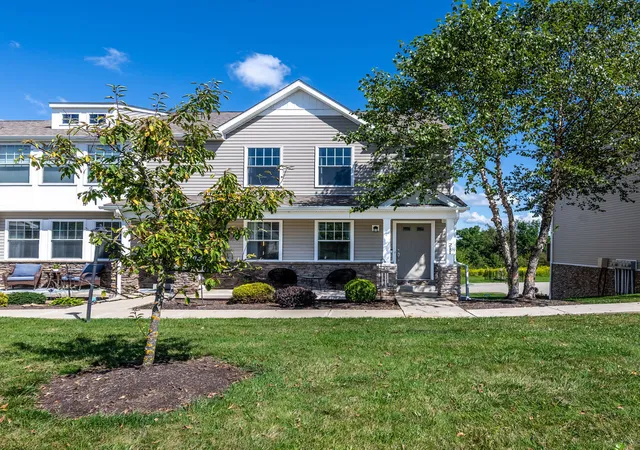 Photo 2 of Sale Pending at 211 Spring Blossom Cir, Chippewa Twp, PA 15010 | MLS# 1773612 | Listing updated on 2026-09-14
