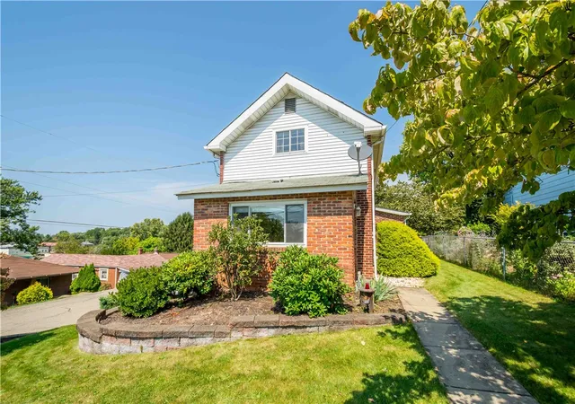 Photo 3 of Single family home for sale at 2898 Cedar St, Bethel Park, PA 15012 | MLS# 1772906 | Listing updated on 2026-09-09