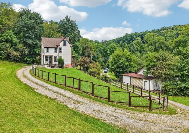 Photo 4 of Single family home for sale at 830 Markman Park Rd, Marshall, PA 15005 | MLS# 1773626 | Listing updated on 2026-09-12
