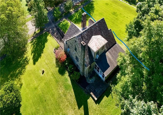 Photo 3 of Single family home for sale at 51 Linden Pl, Uniontown, PA 15401 | MLS# 1773289 | Listing updated on 2026-10-17