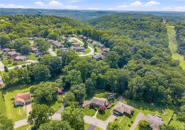 Photo 4 of Single family home for sale at 1364 Hillsdale Dr, Monroeville, PA 15146 | MLS# 1773330 | Listing updated on 2026-09-13