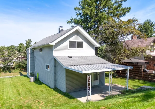 Photo 2 of Single family home for sale at 2869 Hemlock St, Bethel Park, PA 15102 | MLS# 1773639 | Listing updated on 2026-10-04