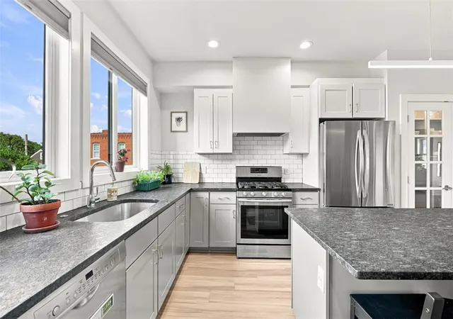 Photo 3 of Single family home for sale at 3214 Dobson Str, Polish Hill, PA 15219 | MLS# 1773324 | Listing updated on 2026-09-12