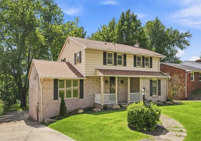 Photo 3 of Single family home for sale at 240 Shafer Rd, Moon/crescent Twp, PA 15108 | MLS# 1773468 | Listing updated on 2026-09-10