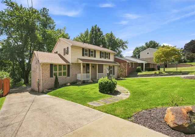 Photo 3 of Single family home for sale at 240 Shafer Rd, Moon/crescent Twp, PA 15108 | MLS# 1773468 | Listing updated on 2026-09-10