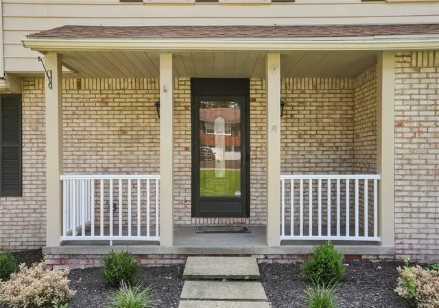 Photo 4 of Single family home for sale at 240 Shafer Rd, Moon/crescent Twp, PA 15108 | MLS# 1773468 | Listing updated on 2026-09-10