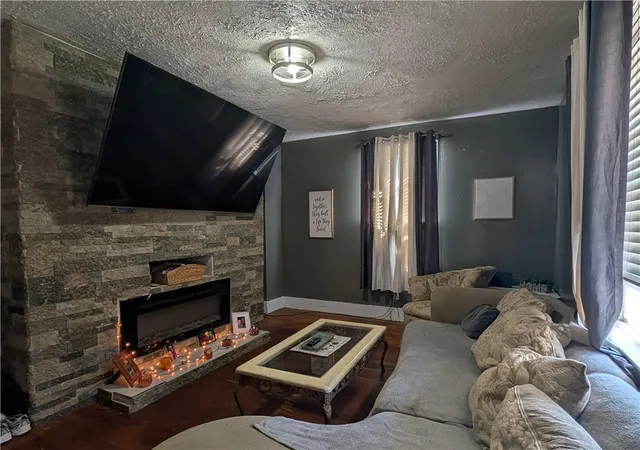 Photo 3 of Single family home for sale at 800 Lincoln Ave, Charleroi Boro, PA 15022 | MLS# 1773650 | Listing updated on 2026-09-09