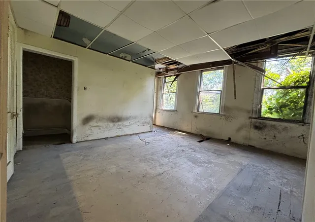 Photo 3 of Single family home for sale at 921 S Side Ave, Spring Hill, PA 15212 | MLS# 1773654 | Listing updated on 2026-09-09