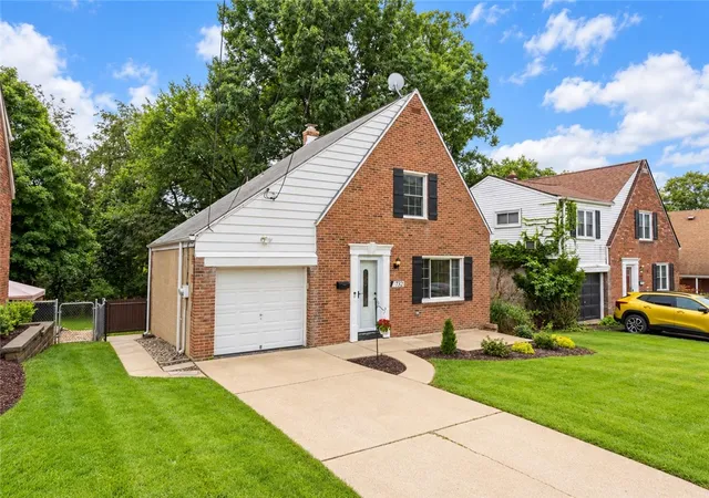 Photo 1 of Single family home for sale at 732 Highview Rd, Baldwin Boro, PA 15234 | MLS# 1773481 | Listing updated on 2026-09-12