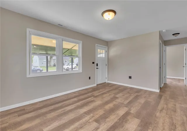 Photo 4 of Single family home for sale at 1022 Summit Ave, Monaca, PA 15061 | MLS# 1773502 | Listing updated on 2026-09-15