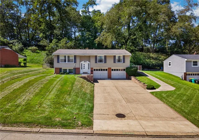 Photo 3 of Single family home for sale at 5936 Dublin Rd, Bethel Park, PA 15102 | MLS# 1773567 | Listing updated on 2026-10-20
