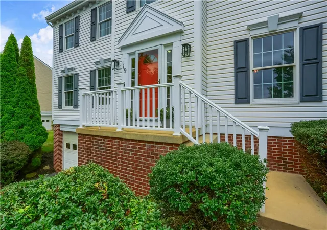Photo 2 of Single family home for sale at 119 Cherrydale Ct, Ohio Twp, PA 15237 | MLS# 1773315 | Listing updated on 2026-09-12