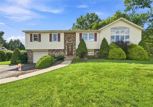 Photo 1 of Single family home for sale at 338 Evergreen Dr, East Huntingdon, PA 15666 | MLS# 1773548 | Listing updated on 2026-09-29