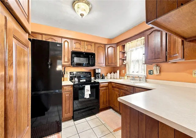 Photo 4 of Single family home for sale at 338 Evergreen Dr, East Huntingdon, PA 15666 | MLS# 1773548 | Listing updated on 2026-09-29
