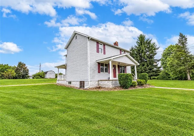 Photo 2 of Single family home for sale at 254 Little Summit Rd, Dunbar Twp, PA 15431 | MLS# 1773676 | Listing updated on 2026-10-05