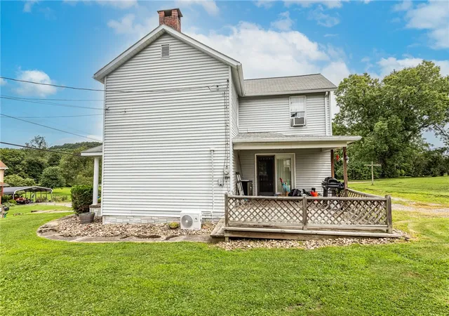 Photo 3 of Single family home for sale at 254 Little Summit Rd, Dunbar Twp, PA 15431 | MLS# 1773676 | Listing updated on 2026-10-05