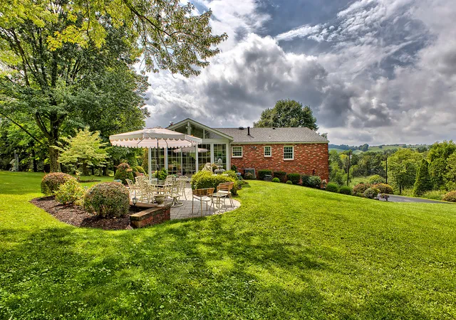 Photo 3 of Single family home for sale at 313 Patterson Ln, Belle Vernon, PA 15012 | MLS# 1773682 | Listing updated on 2026-10-03