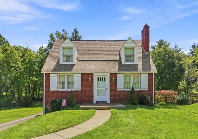 Photo 2 of Single family home for sale at 320 Mcintyre Rd, Ross Twp, PA 15237 | MLS# 1773671 | Listing updated on 2026-09-30
