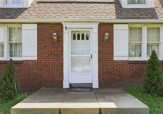 Photo 3 of Single family home for sale at 320 Mcintyre Rd, Ross Twp, PA 15237 | MLS# 1773671 | Listing updated on 2026-10-21