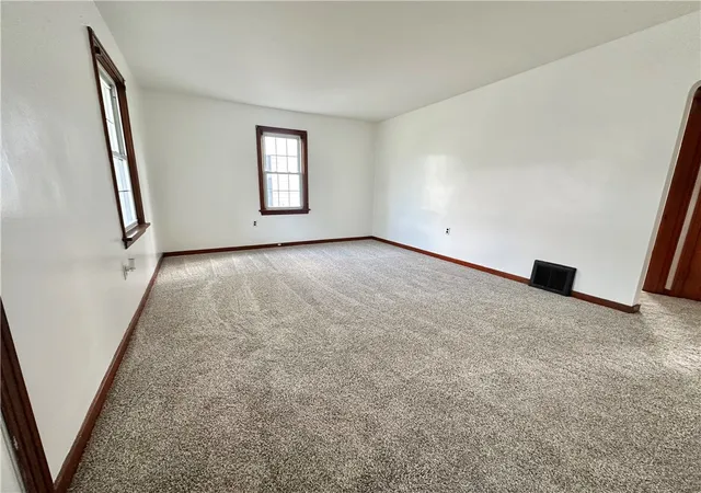 Photo 3 of Single family home for sale at 606 S 5th Street, Youngwood, PA 15697 | MLS# 1773687 | Listing updated on 2026-09-20