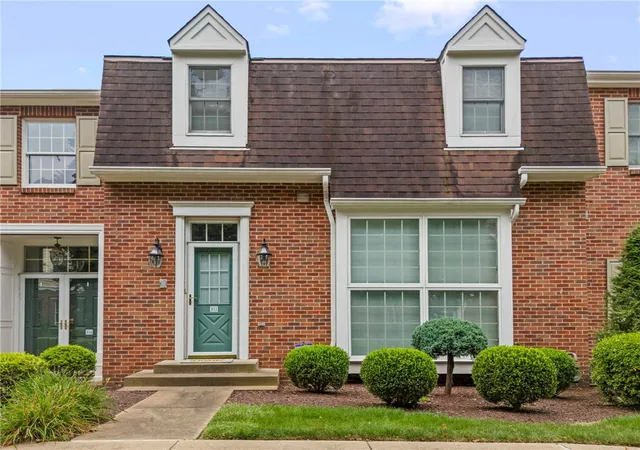 Townhouse for sale at 103 Bayberry Ct, Peters Twp, PA 15317 | MLS# 1773636