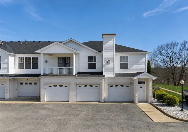Photo 3 of Condo for sale at 229 Adams Pointe Blvd #2, Adams Twp, PA 16046 | MLS# 1773702 | Listing updated on 2026-09-19
