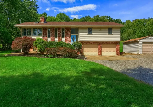 Photo 1 of Single family home for sale at 303 Vandivort Dr, Cranberry Twp, PA 16066 | MLS# 1773444 | Listing updated on 2026-09-13