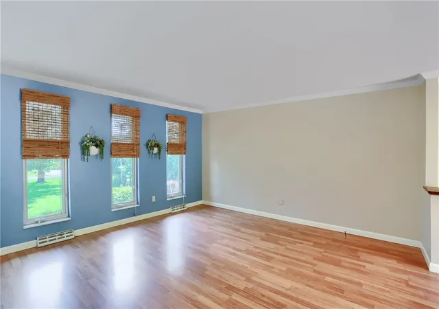 Photo 3 of Single family home for sale at 303 Vandivort Dr, Cranberry Twp, PA 16066 | MLS# 1773444 | Listing updated on 2026-09-13