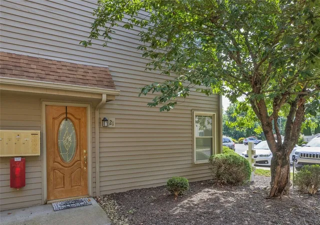 Photo 3 of Condo for sale at 1266 Norberry Ct #21, Cranberry Twp, PA 16066 | MLS# 1772437 | Listing updated on 2026-09-12
