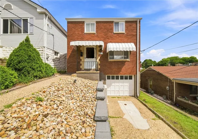 Single family home for sale at 1529 Creedmoor, Brookline, PA 15226 | MLS# 1773710