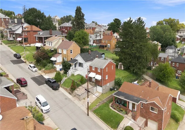 Photo 3 of Single family home for sale at 1529 Creedmoor, Brookline, PA 15226 | MLS# 1773710 | Listing updated on 2026-09-10