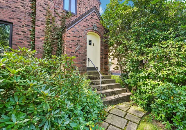 Photo 2 of Single family home for sale at 256 Cascade Rd, Forest Hills Boro, PA 15221 | MLS# 1773739 | Listing updated on 2026-09-10